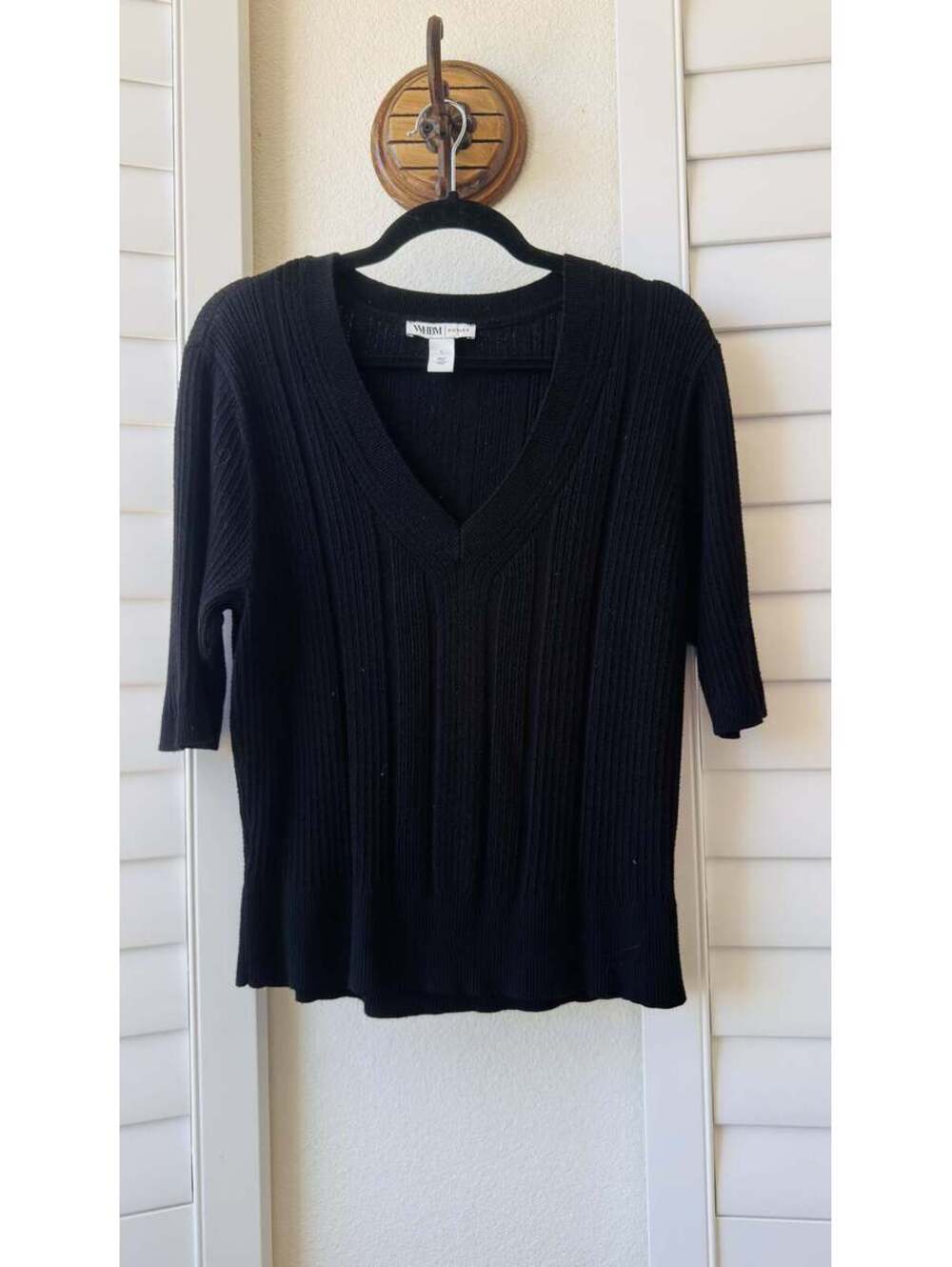 White House Black Market Outlet Ribbed V-Neck Top Size L